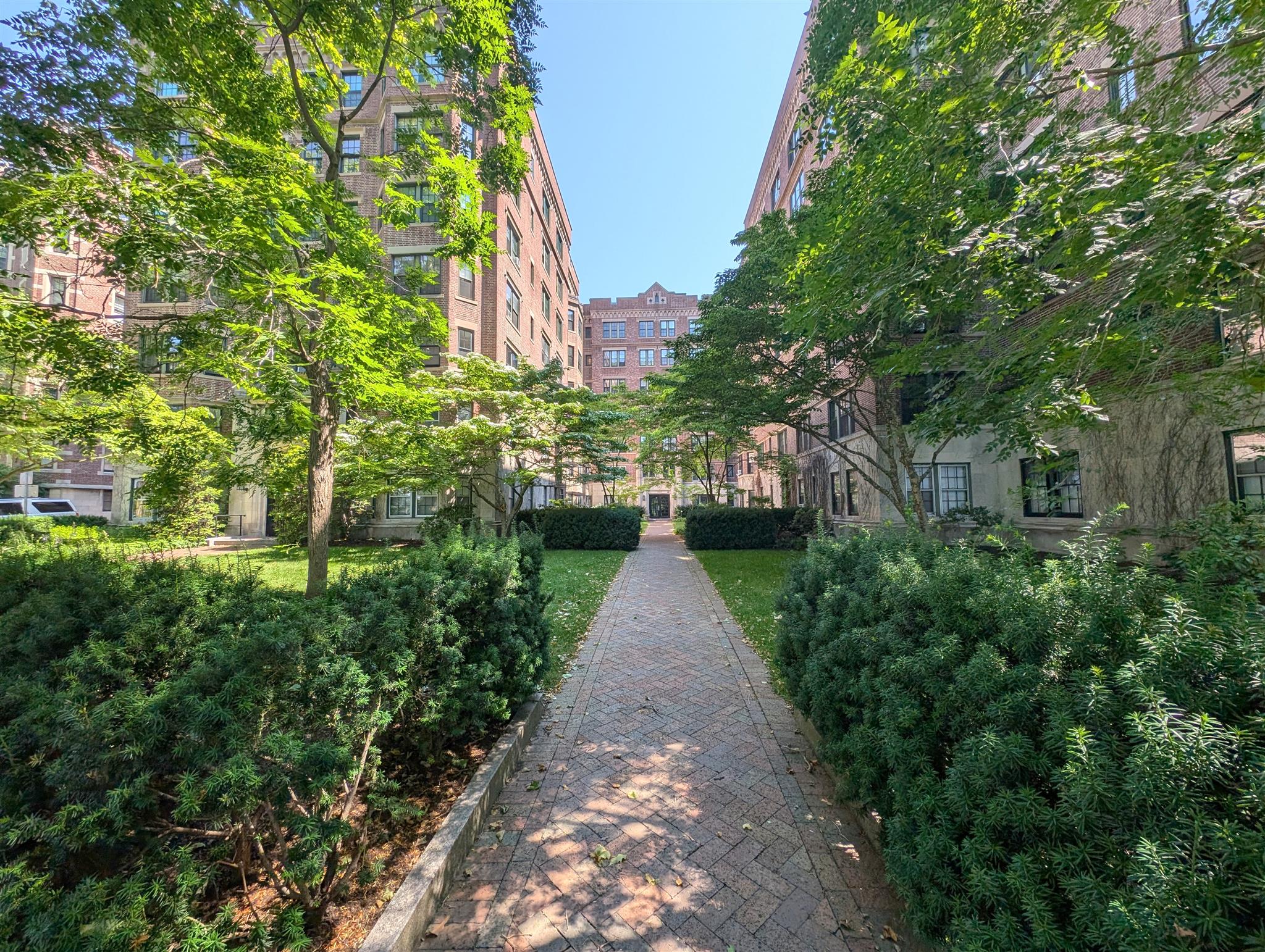 988 Memorial Dr, West Cambridge