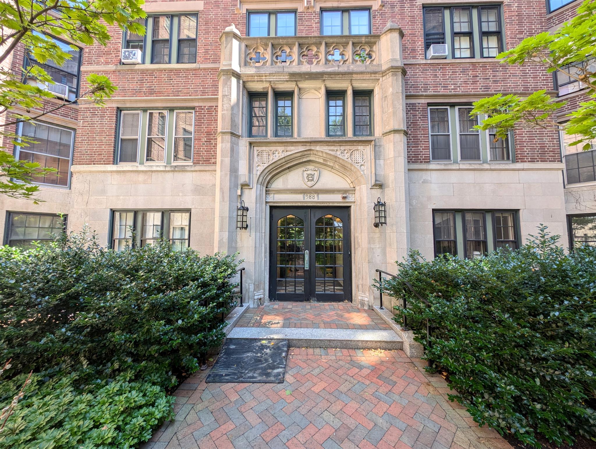 988 Memorial Dr, West Cambridge