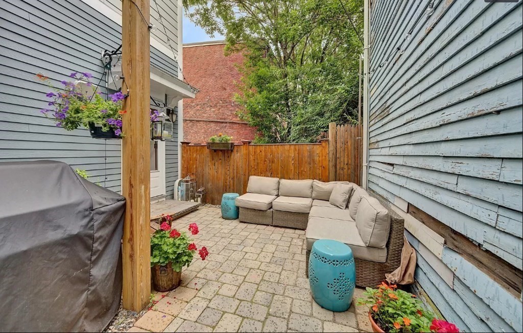 342 Dorchester St, South Boston