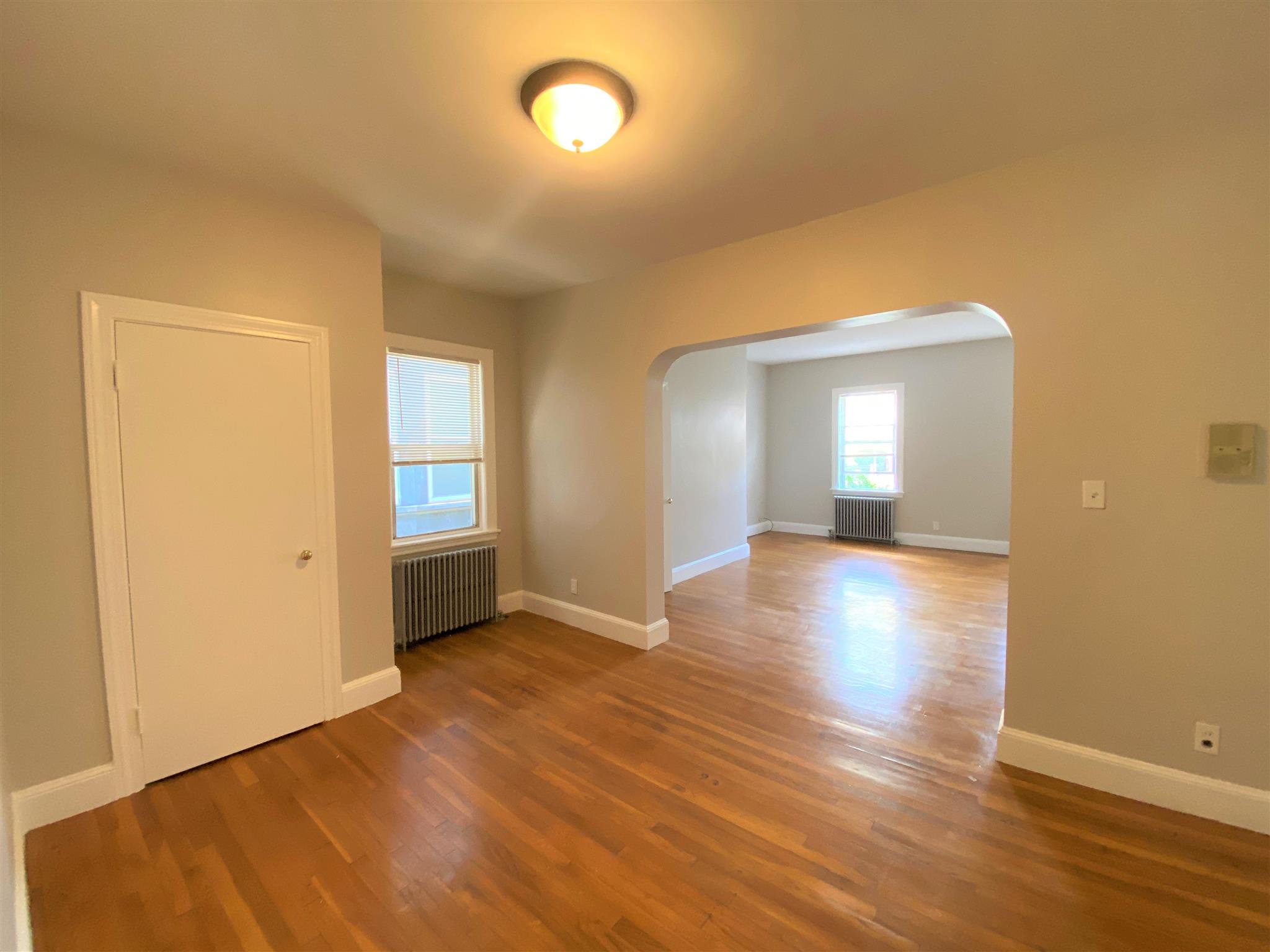 898 Massachusetts Ave, Riverside