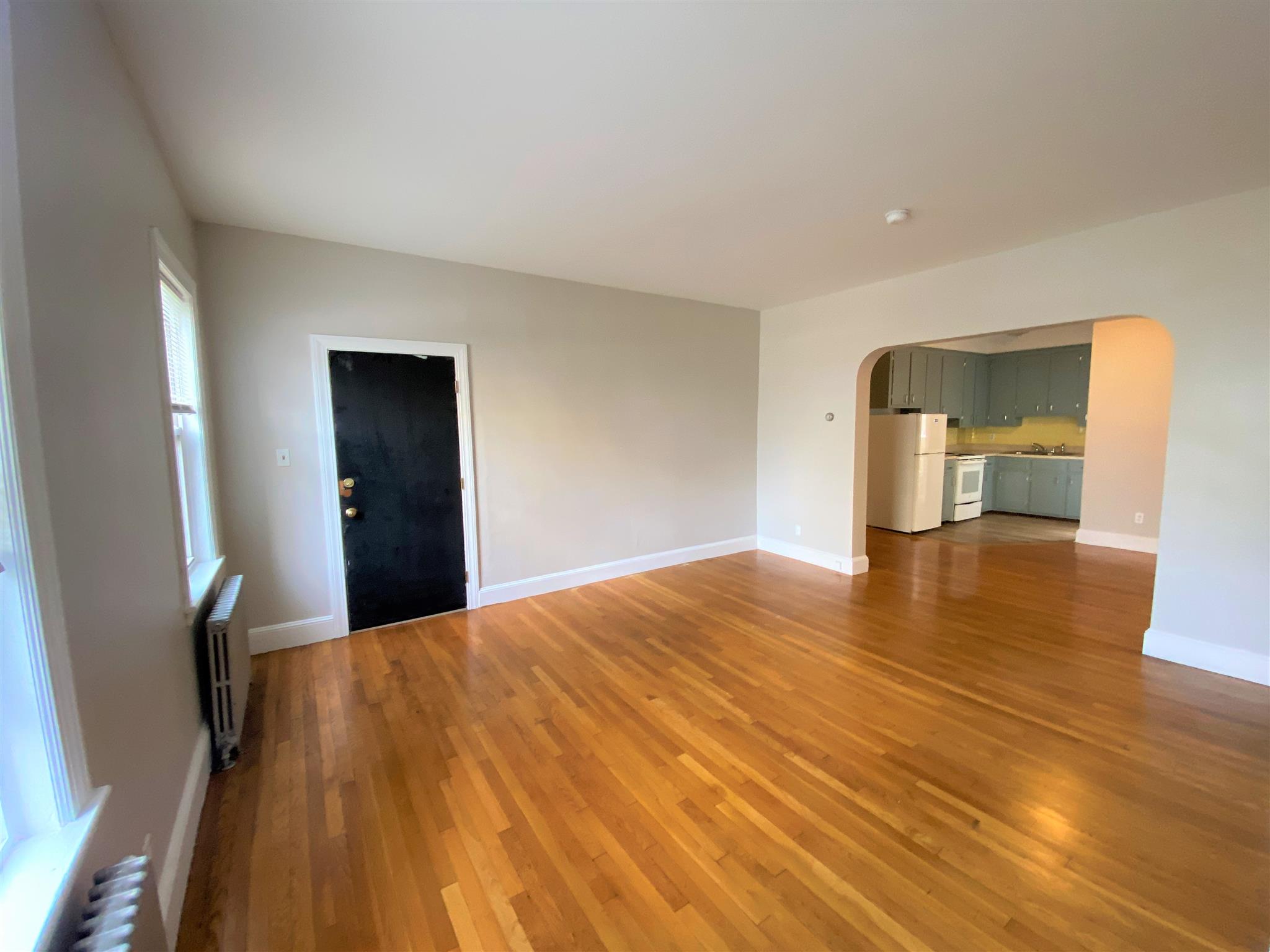 898 Massachusetts Ave, Riverside