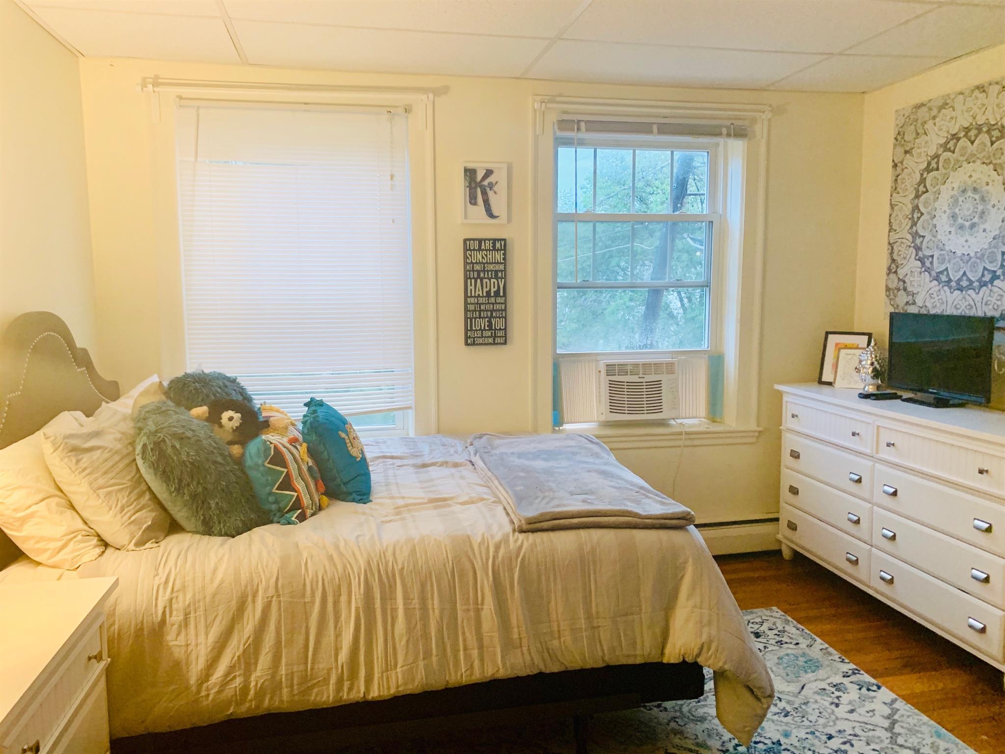 36 College Ave, Tufts