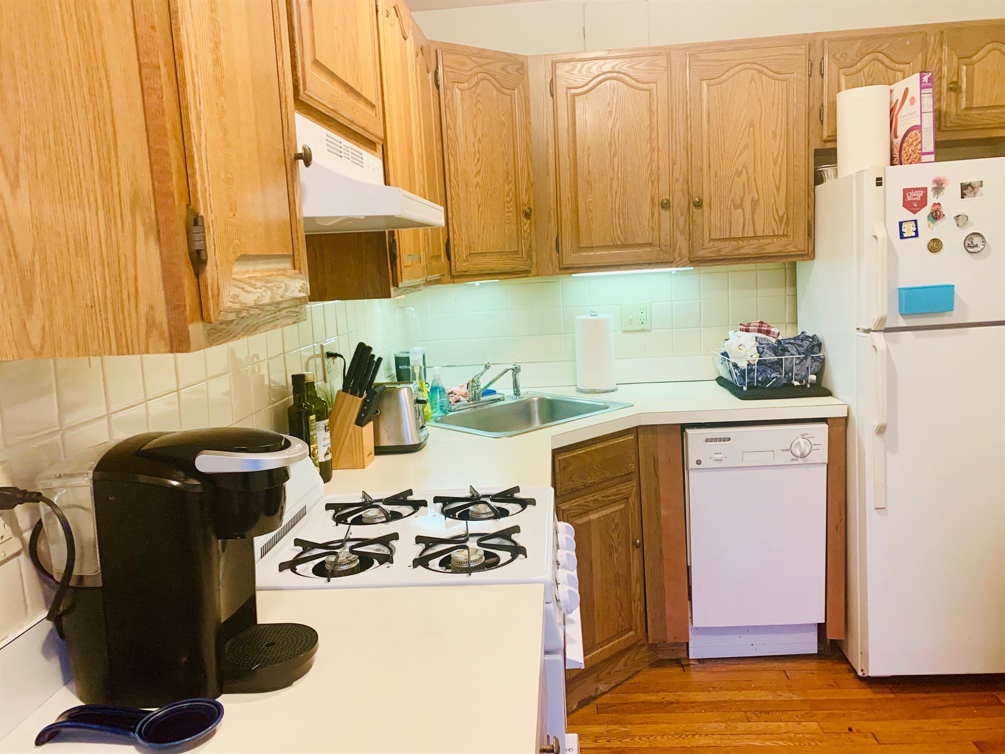 36 College Ave, Tufts