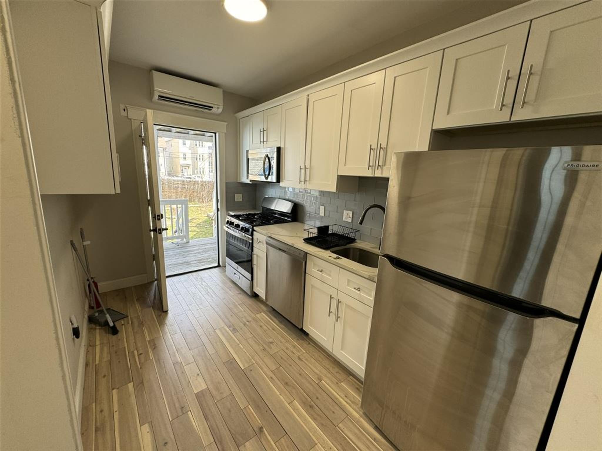 19 Otis St, East Somerville