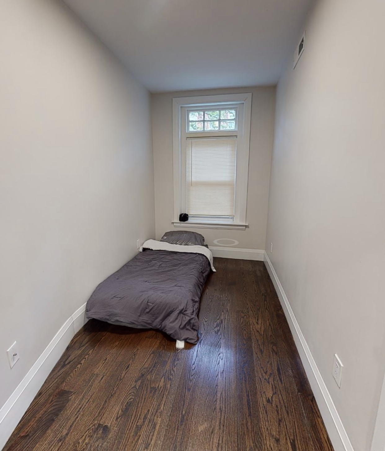 7 Strathmore Rd, Washington Square