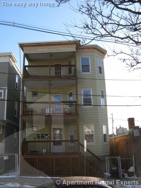 104 Conwell Ave, Teele Square