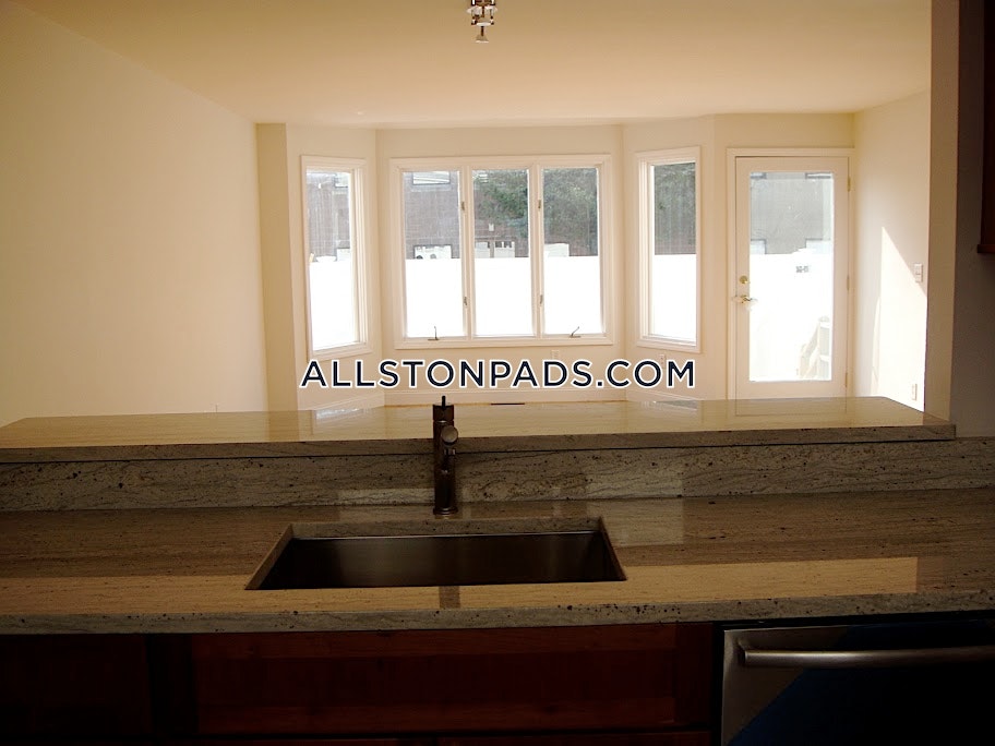 1 Raymond St, Allston