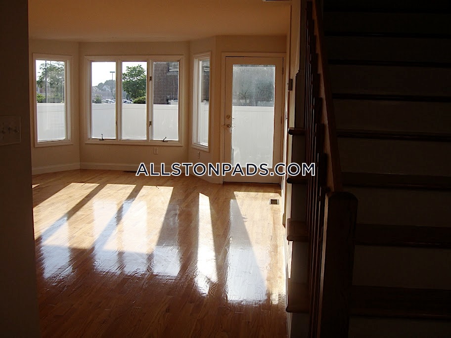 1 Raymond St, Allston