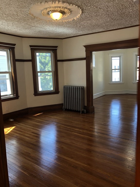 35 Iffley Rd, Jamaica Plain