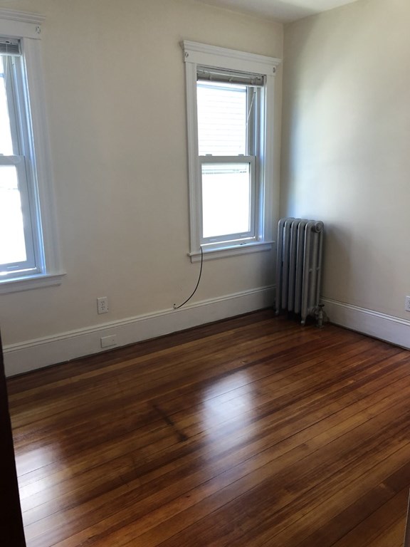 35 Iffley Rd, Jamaica Plain