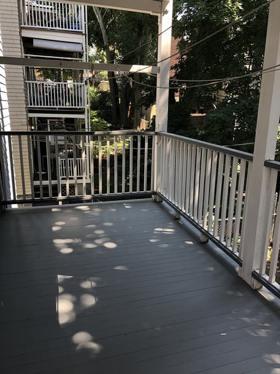 35 Iffley Rd, Jamaica Plain