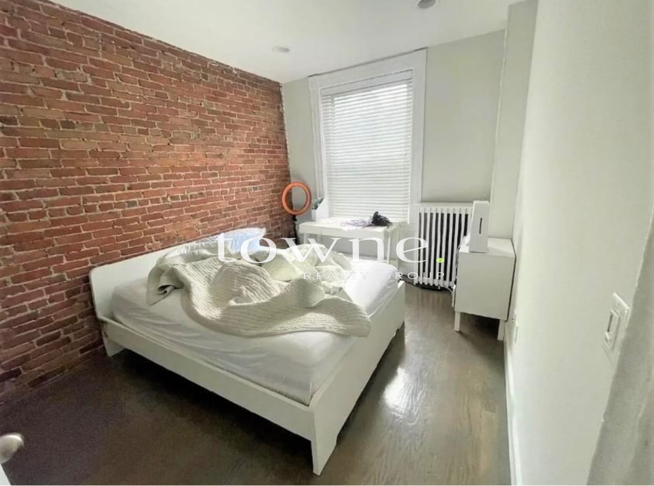 127 Saint Botolph St, Back Bay