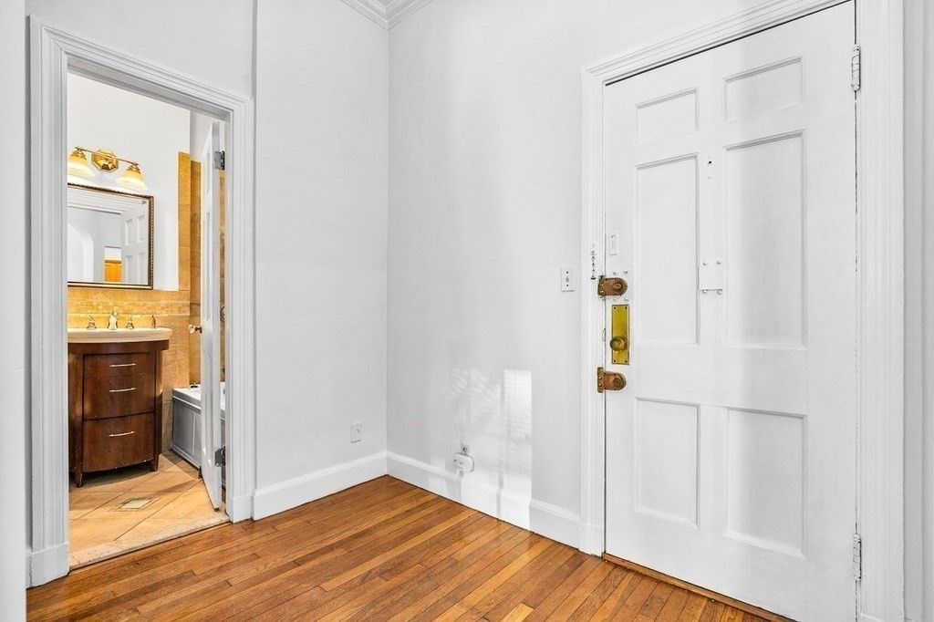 354 Beacon St, South End