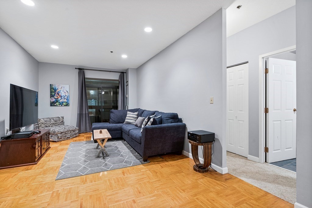 357 Commercial St, Waterfront