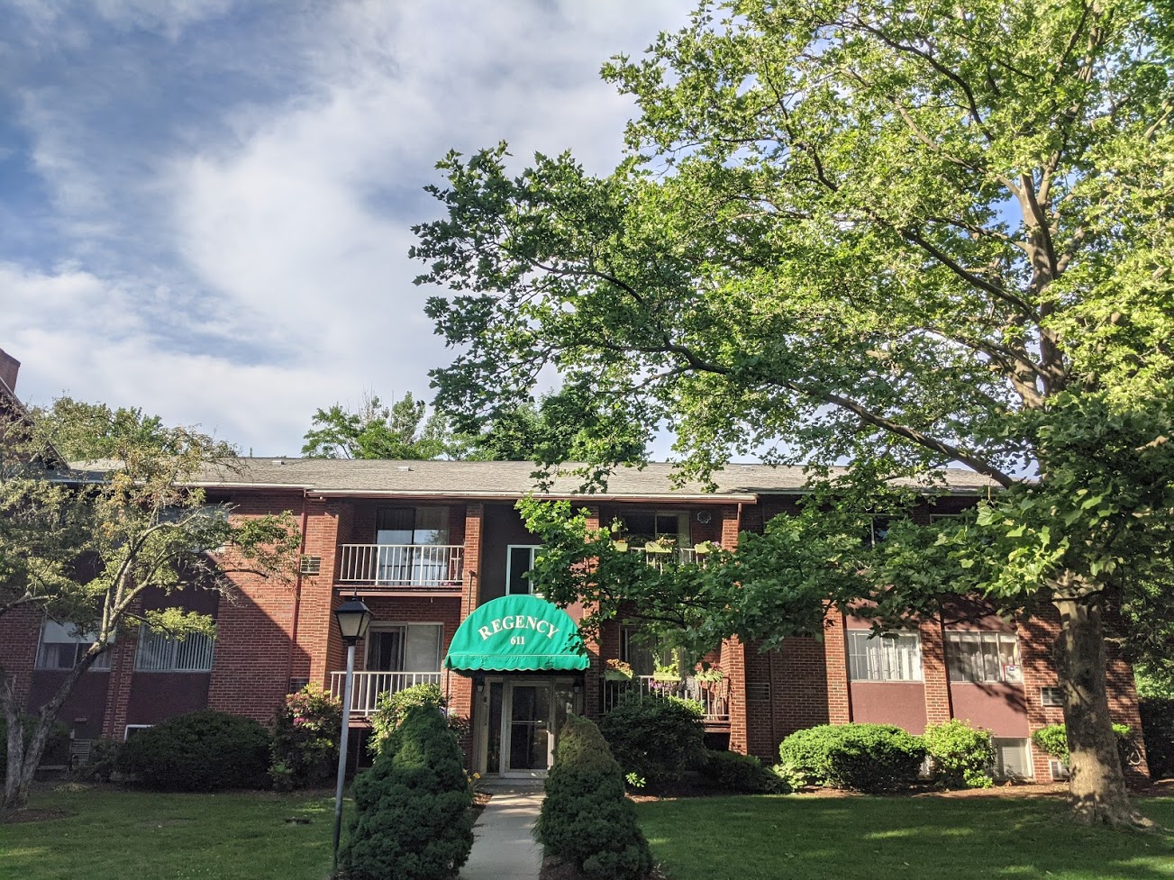 611 Watertown St, Newton