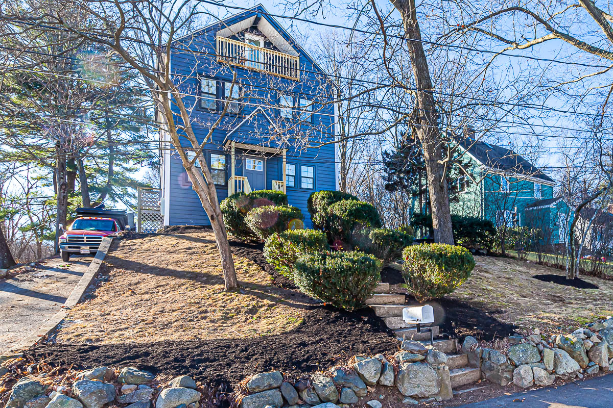 48 Caldwell Rd, West End