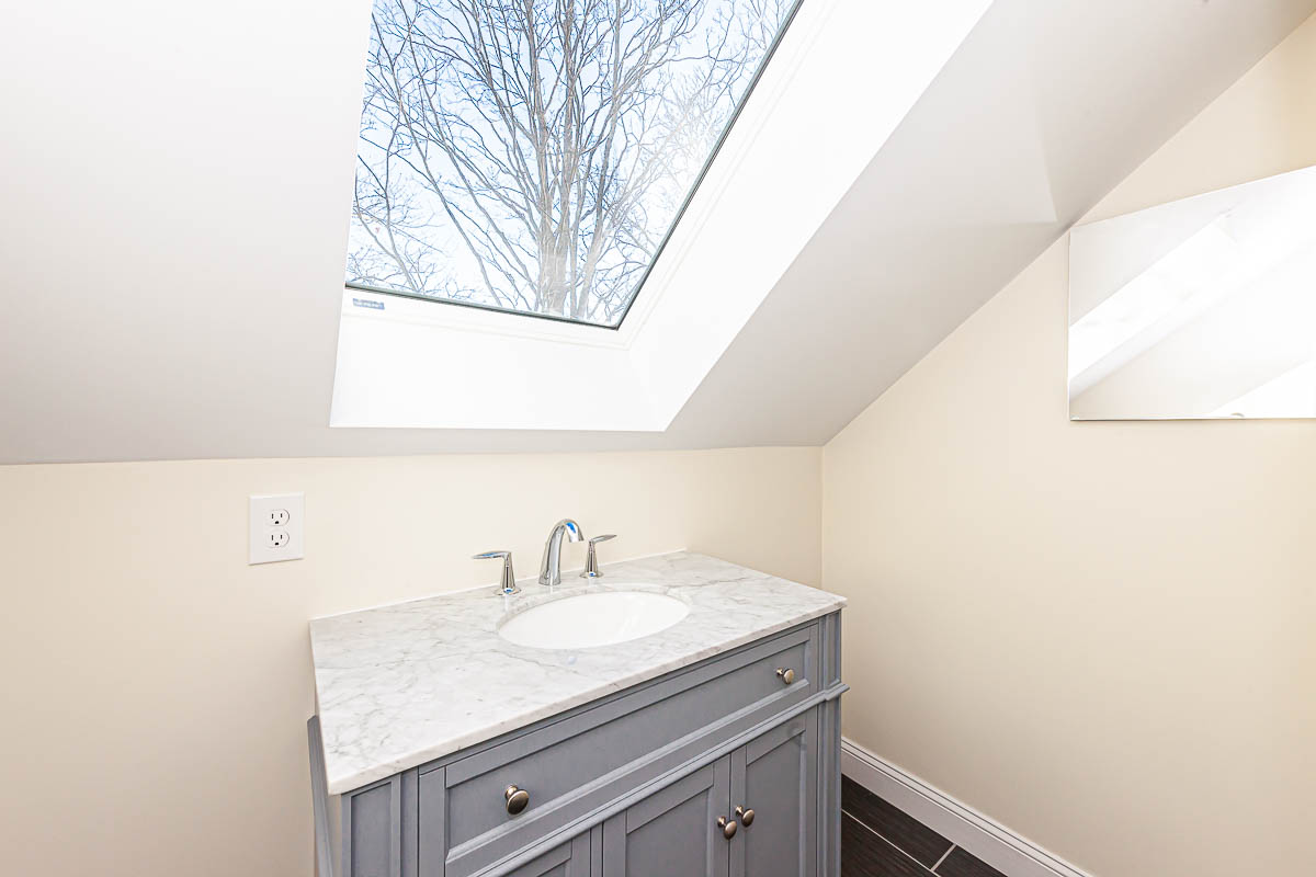 48 Caldwell Rd, West End