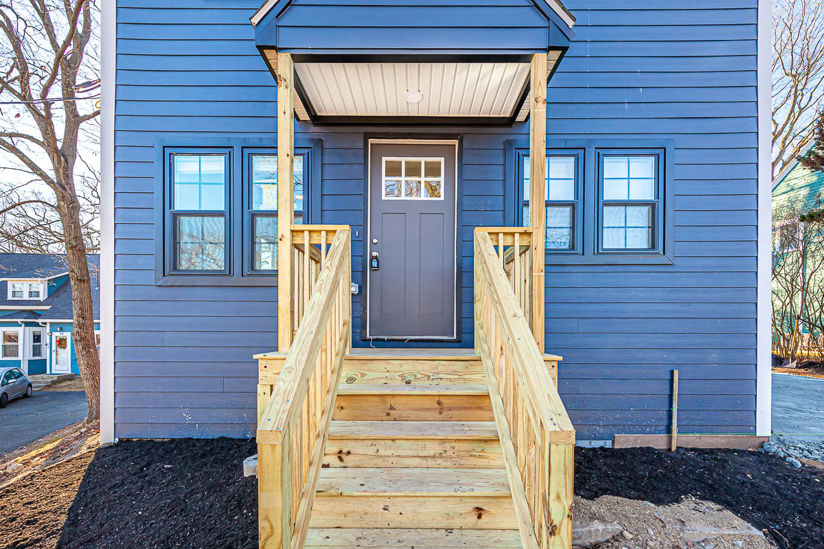 48 Caldwell Rd, West End