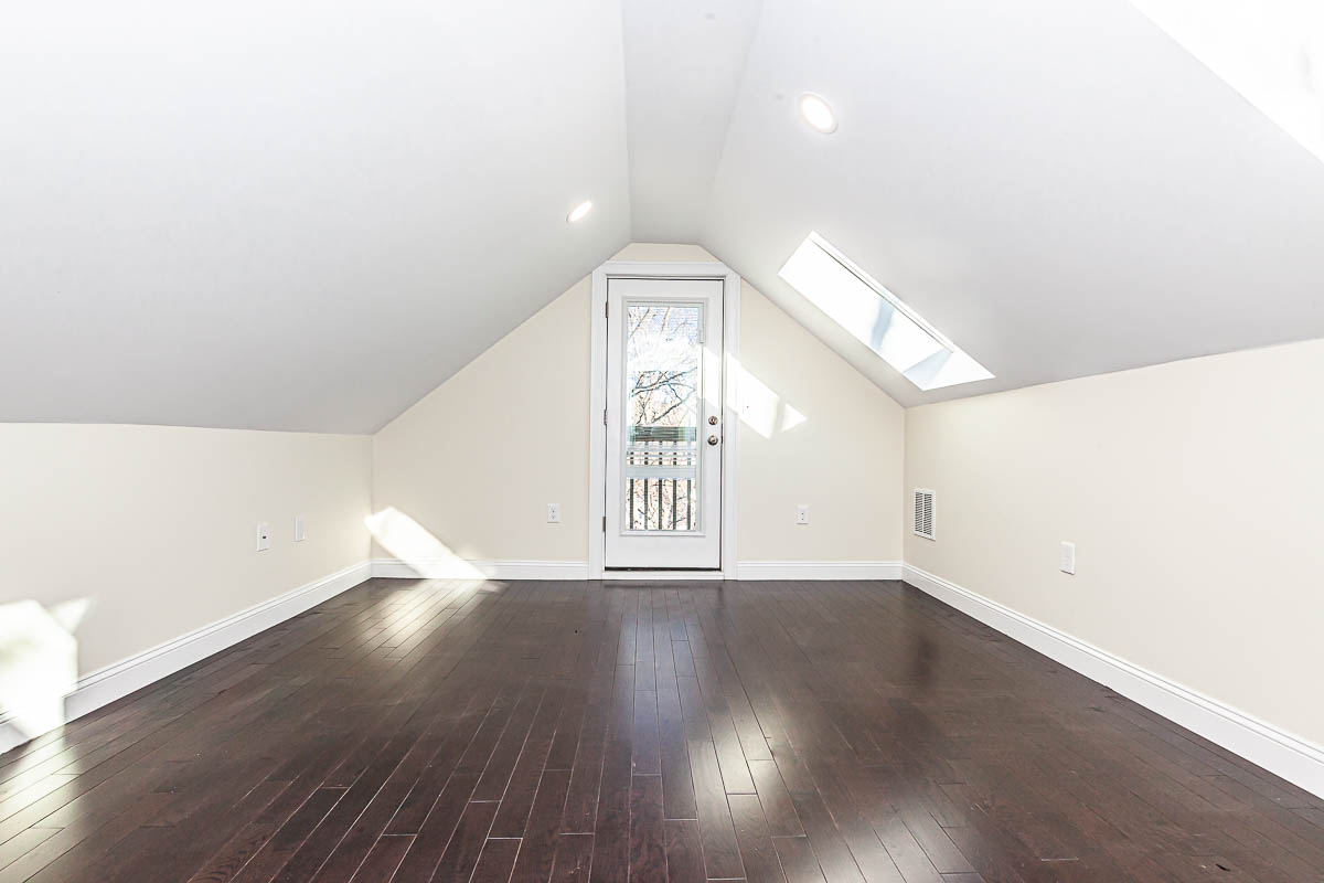 48 Caldwell Rd, West End