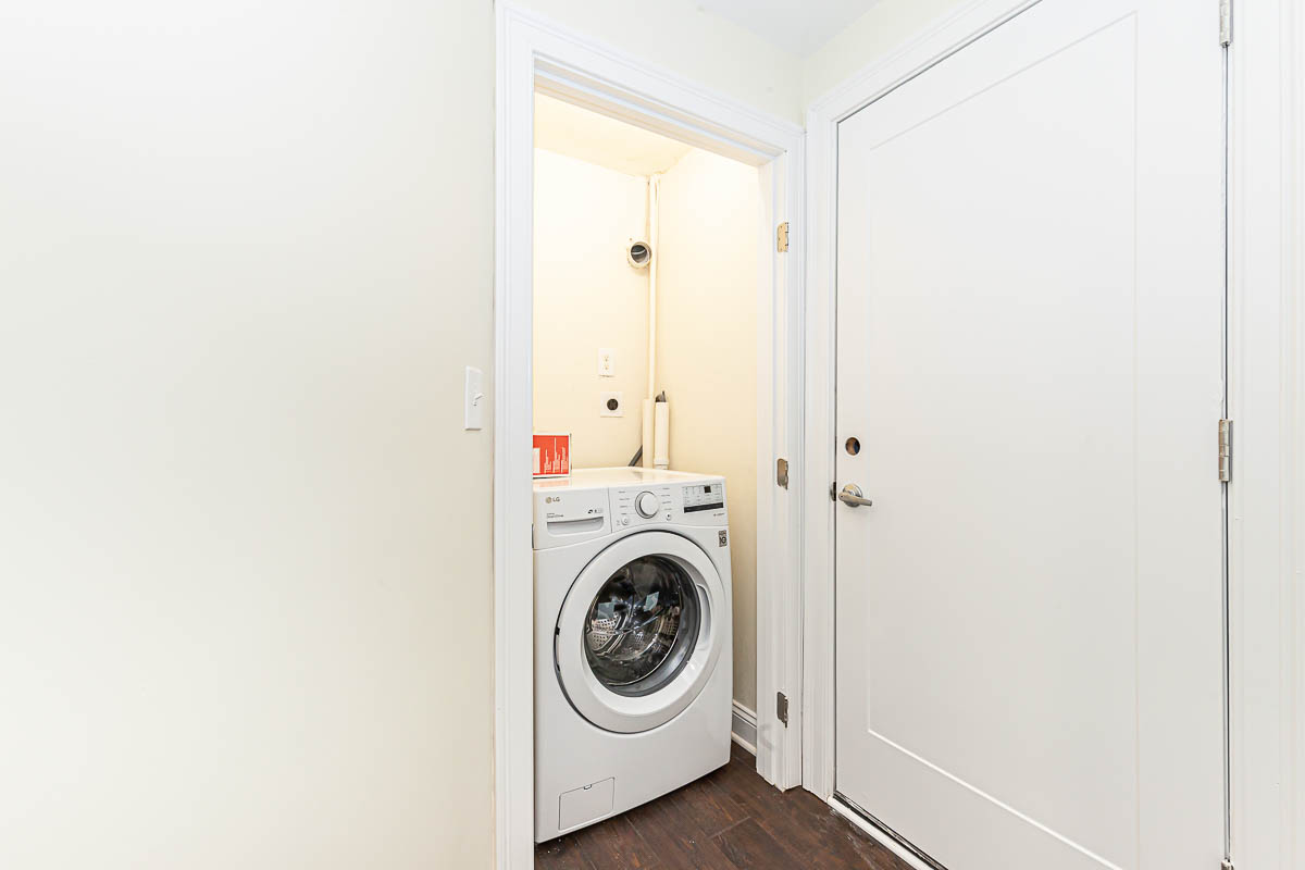 48 Caldwell Rd, West End