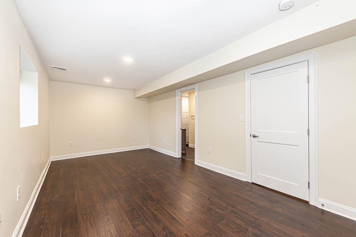 48 Caldwell Rd, West End