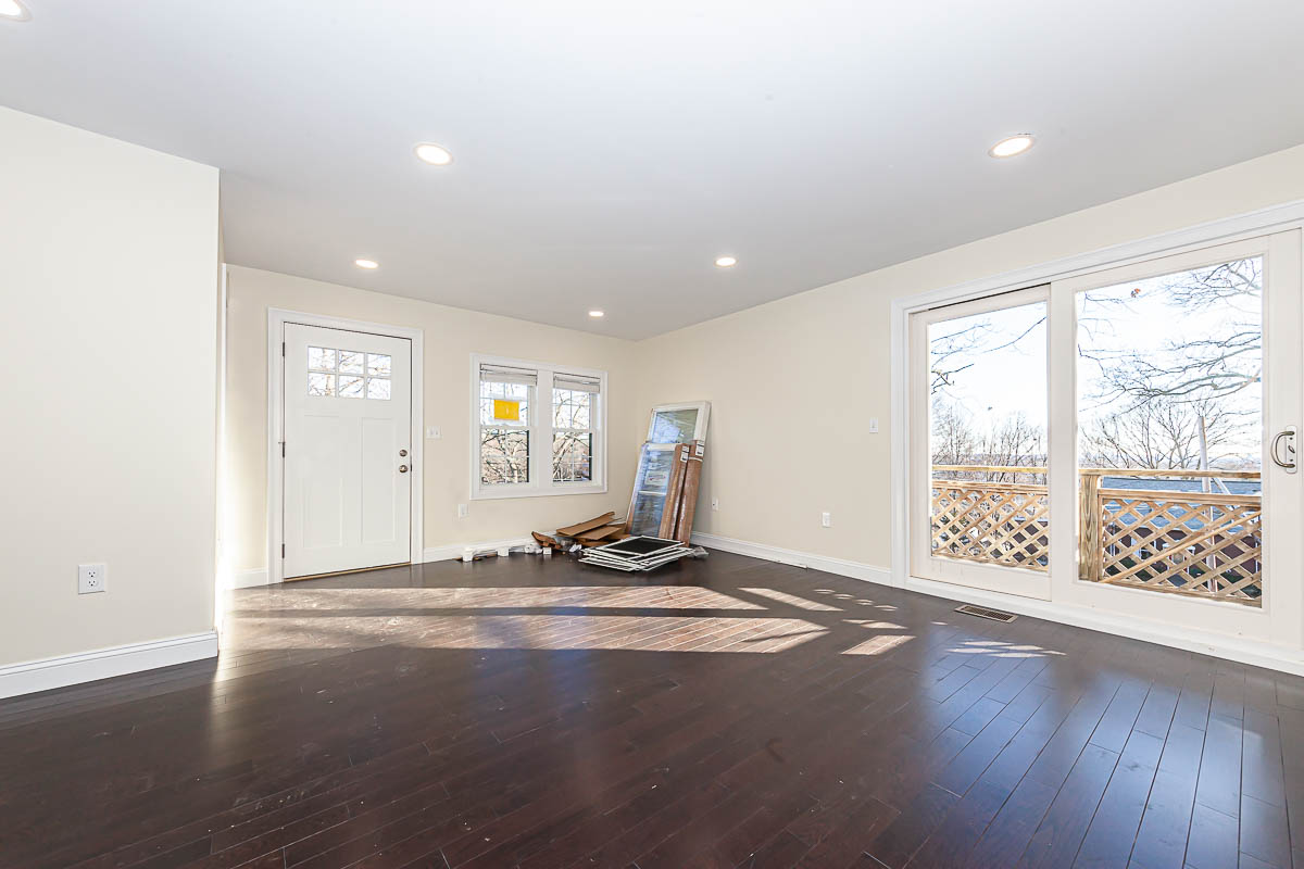 48 Caldwell Rd, West End