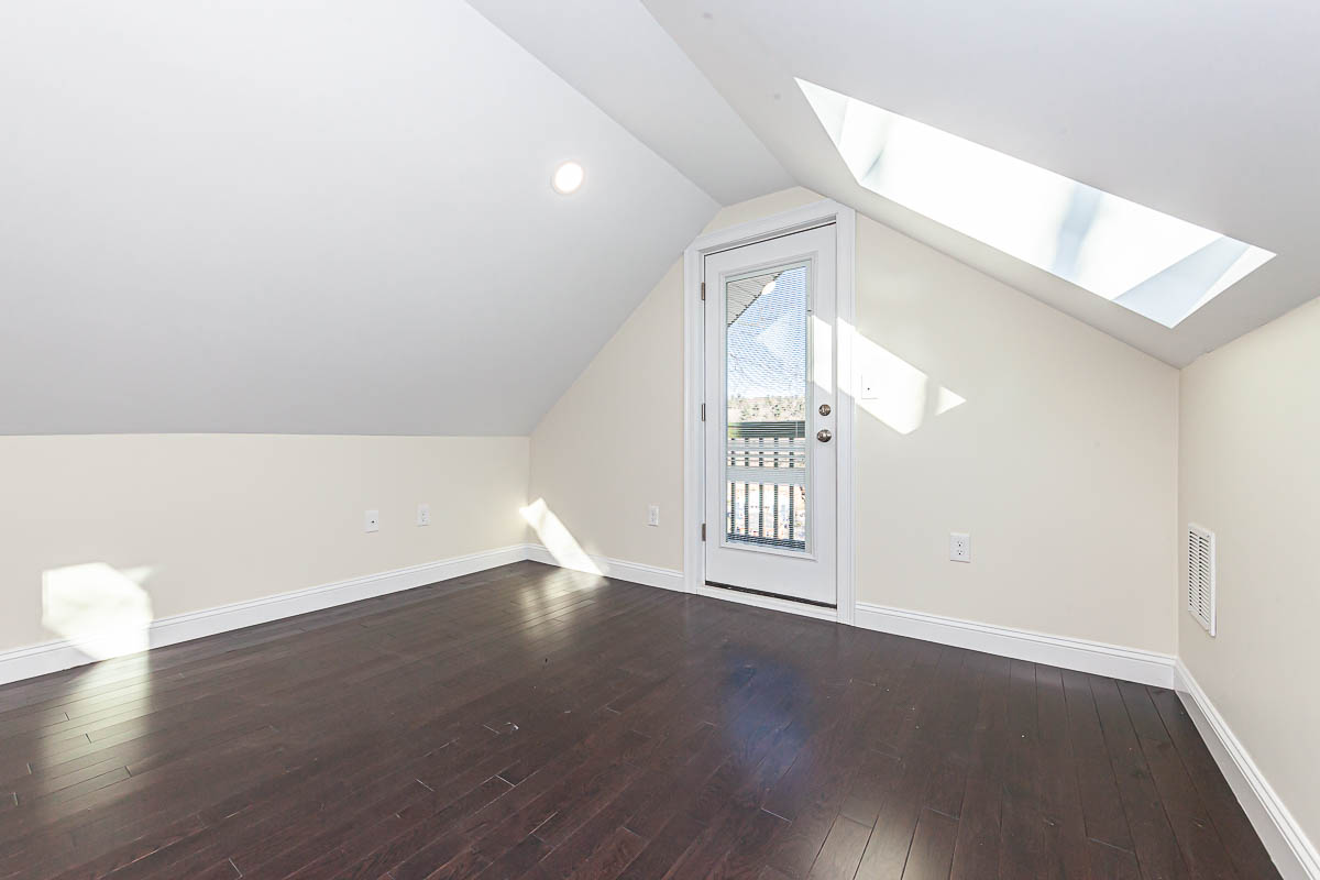 48 Caldwell Rd, West End