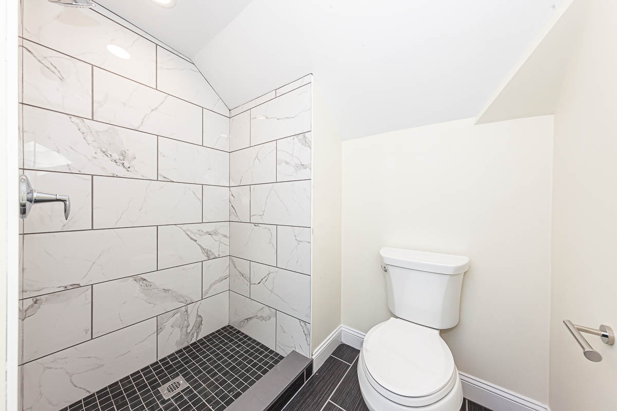 48 Caldwell Rd, West End