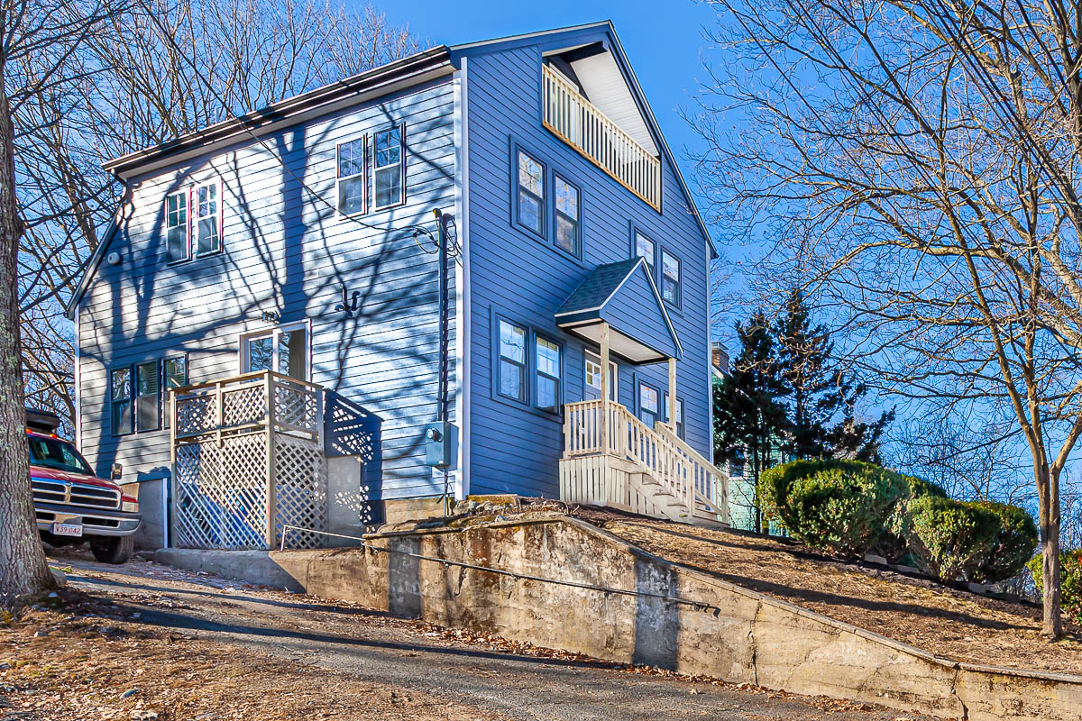 48 Caldwell Rd, West End