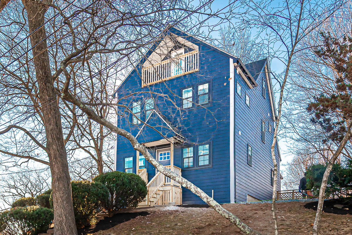 48 Caldwell Rd, West End