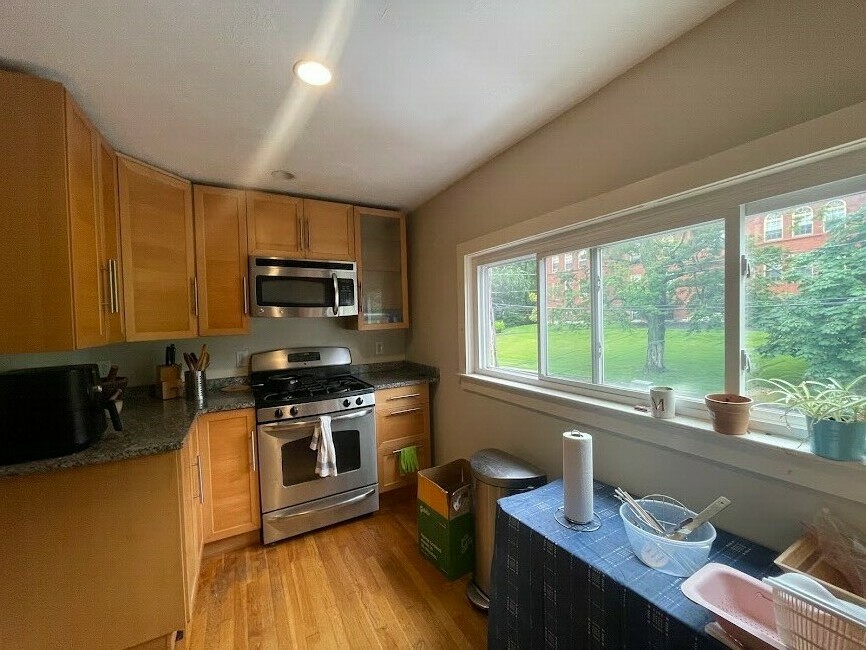 76 Austin St, Newtonville