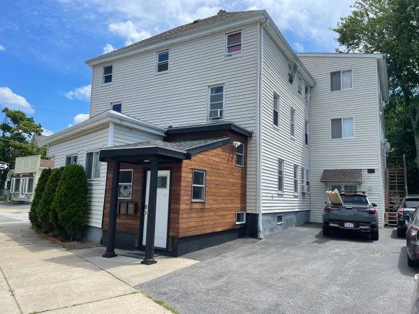 278 California St, Nonantum