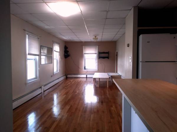 278 California St, Nonantum