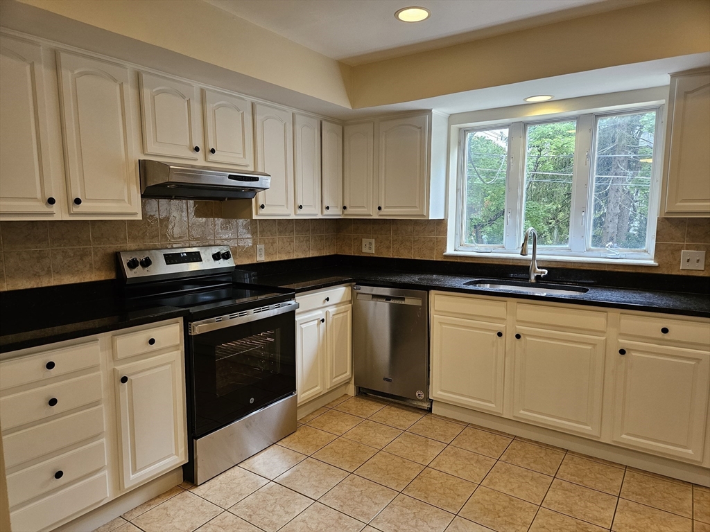 115 Langley Rd, Newton Centre