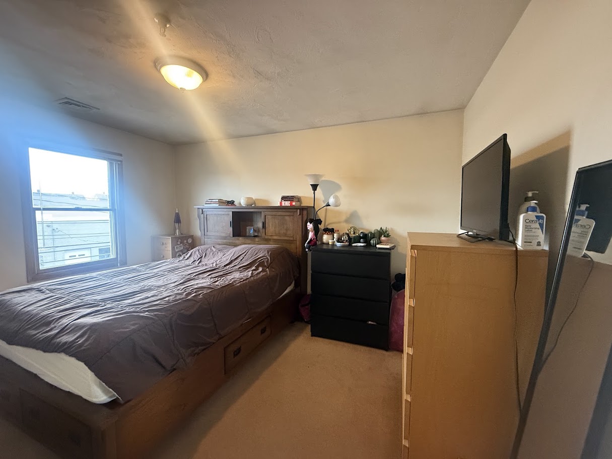 195 Newton St, Waltham