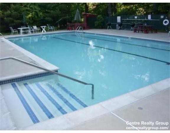 50 Broadlawn Park, Chestnut Hill