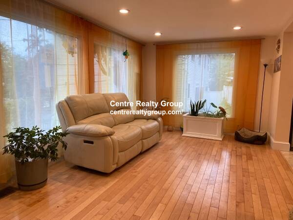 27 Hamilton Pl, Needham Heights