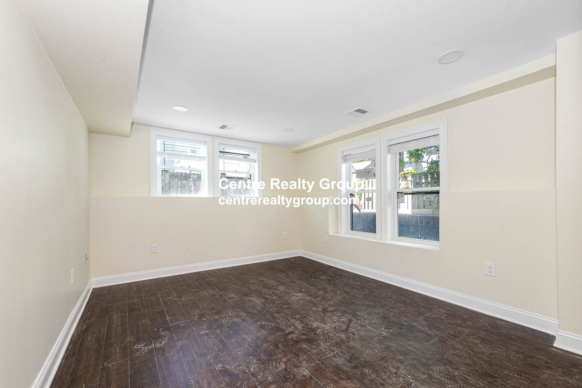 73-75 Lexington St, Waltham