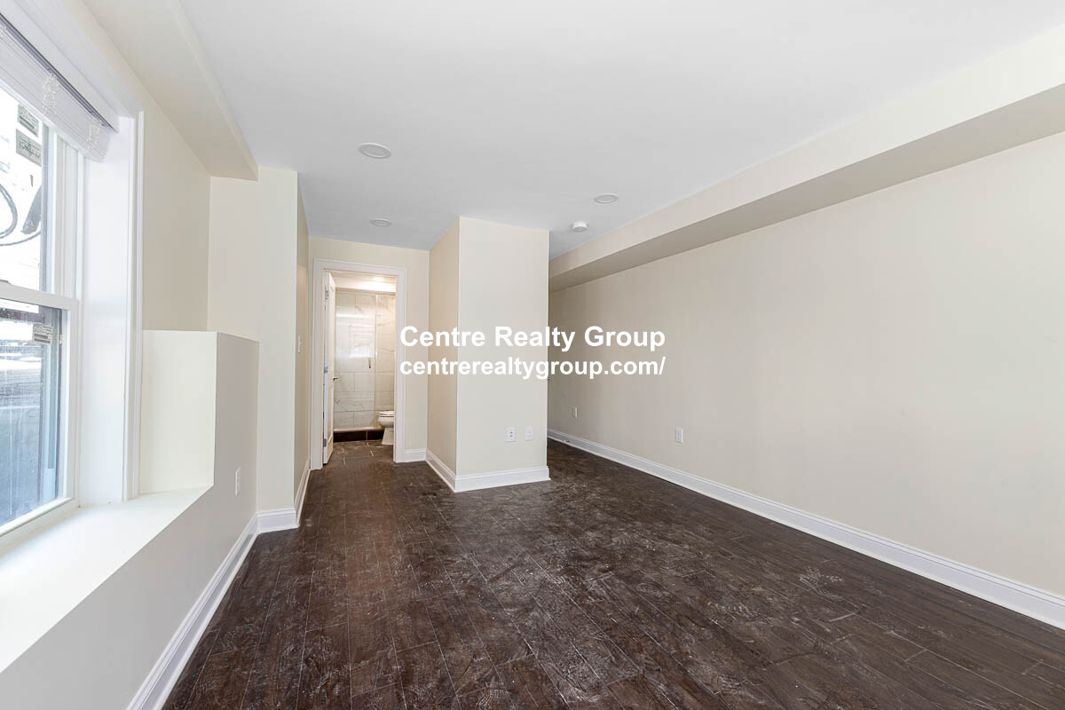 73-75 Lexington St, Waltham