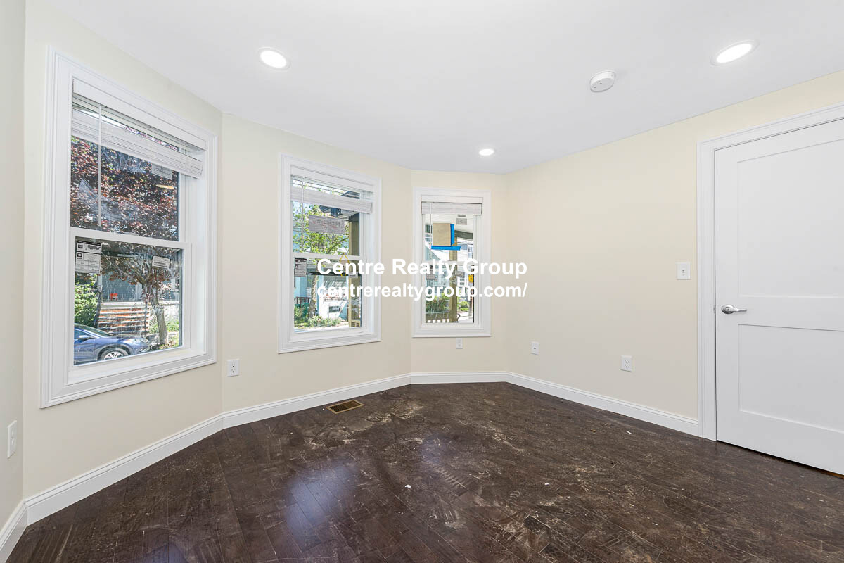 73-75 Lexington St, Waltham