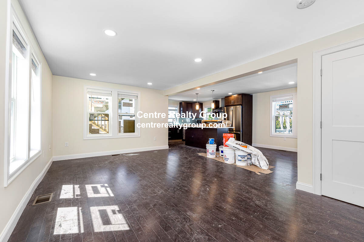 73-75 Lexington St, Waltham