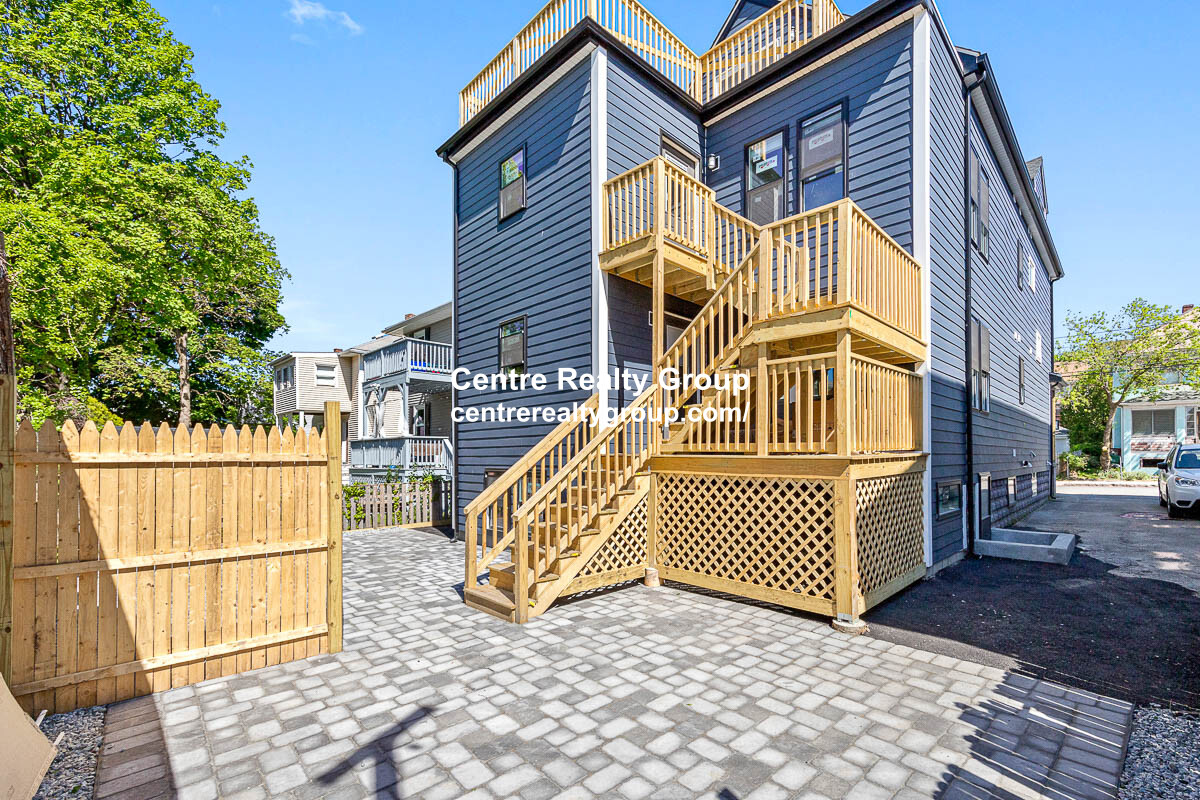 73-75 Lexington St, Waltham