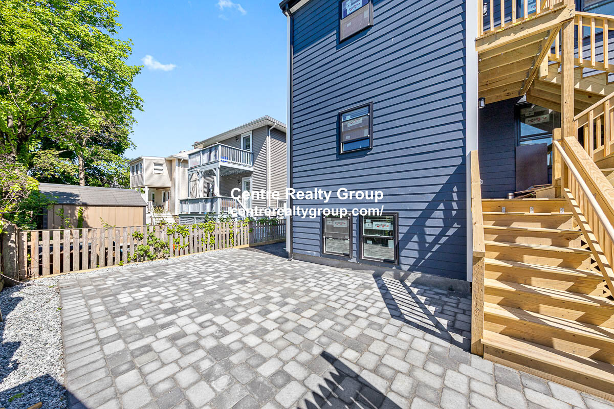 73-75 Lexington St, Waltham