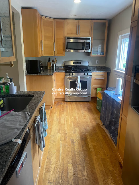 76 Austin St, Newtonville