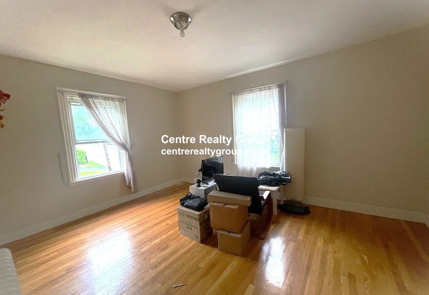 76 Austin St, Newtonville