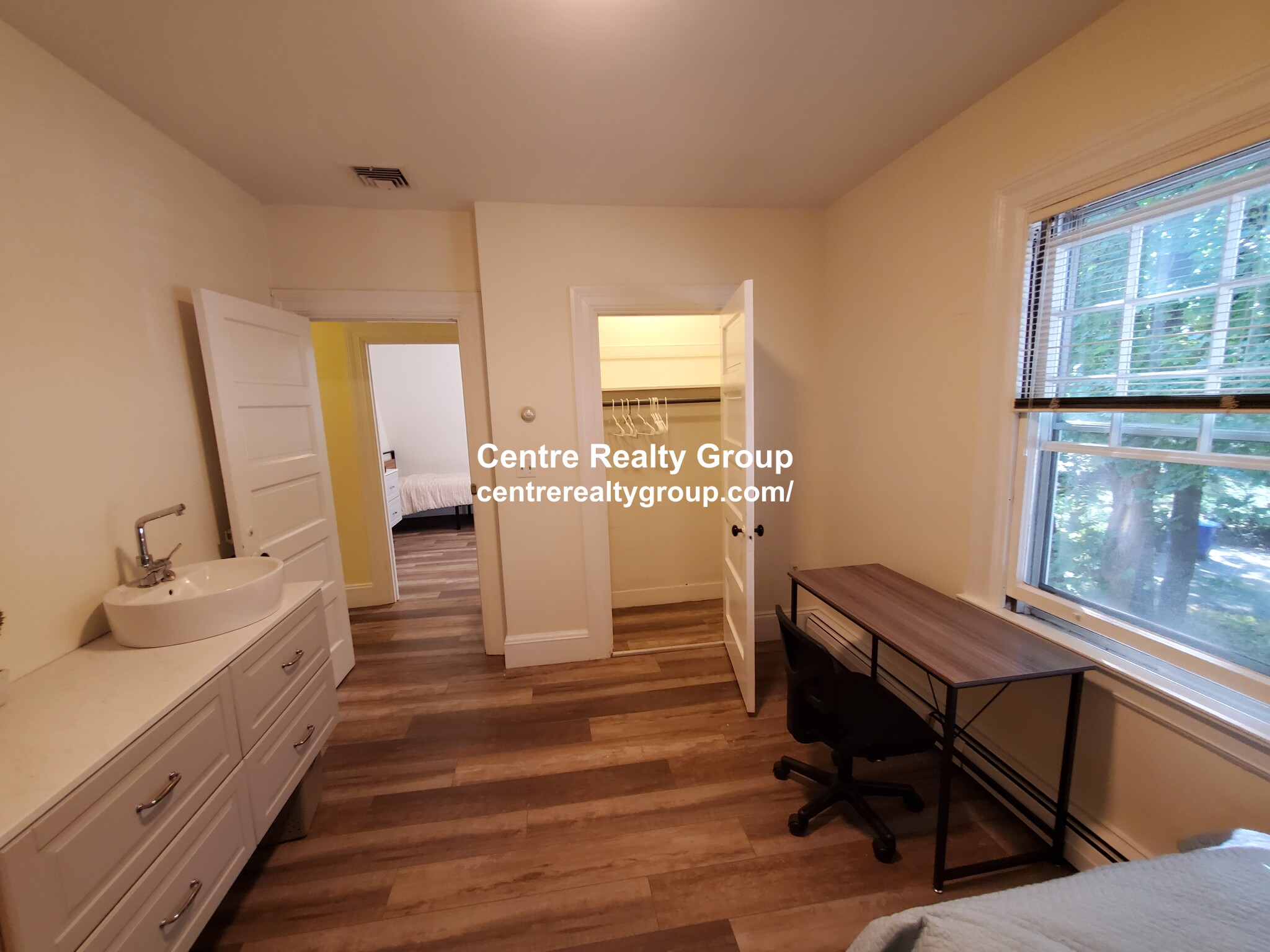 1106 Boylston St, Fenway