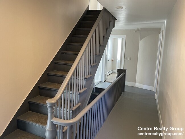 755 South St, Roberts