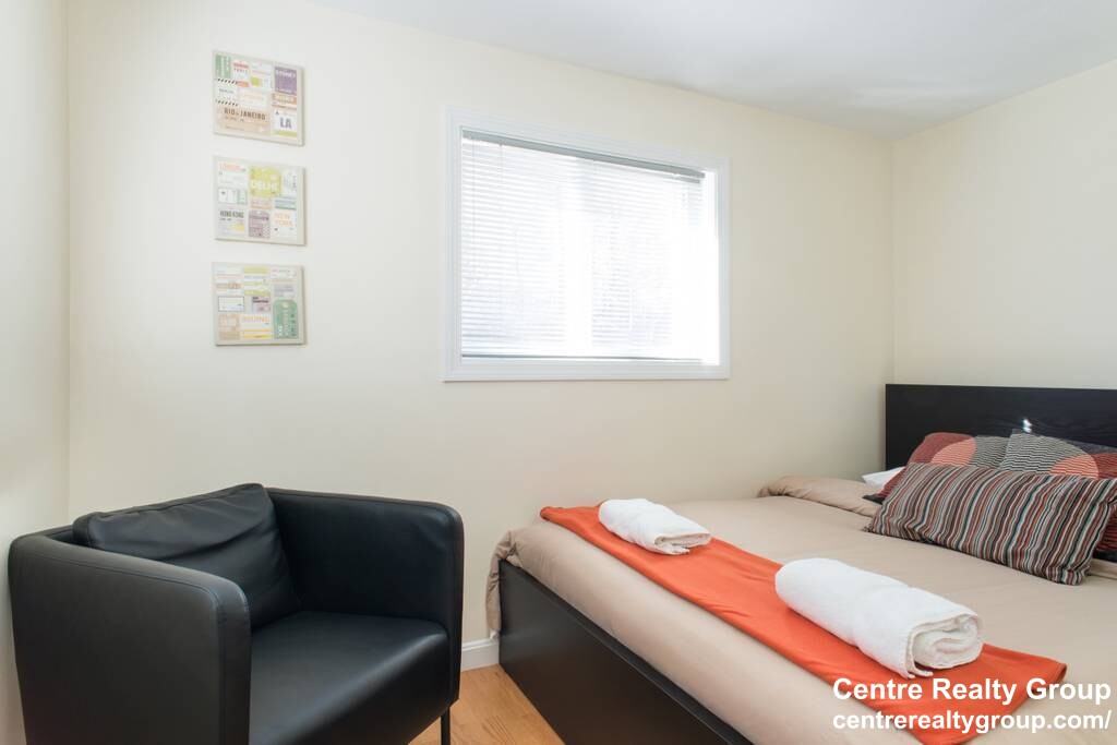 75 Thingvalla Ave, Belmont