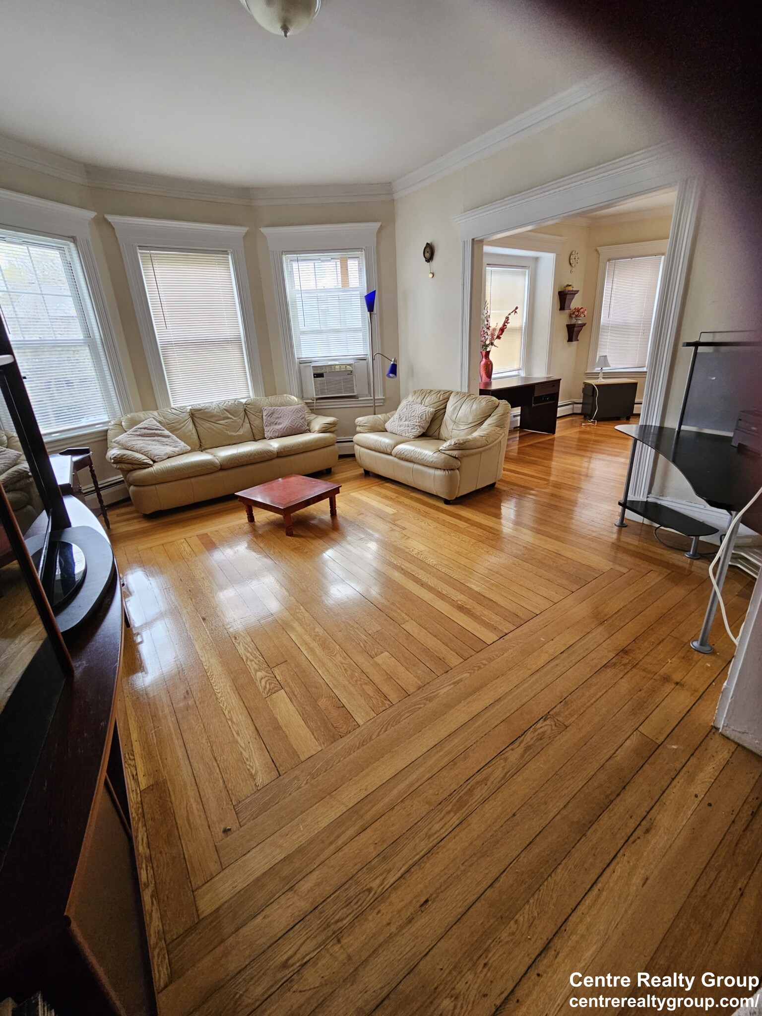 136 Middlesex Rd, Chestnut Hill