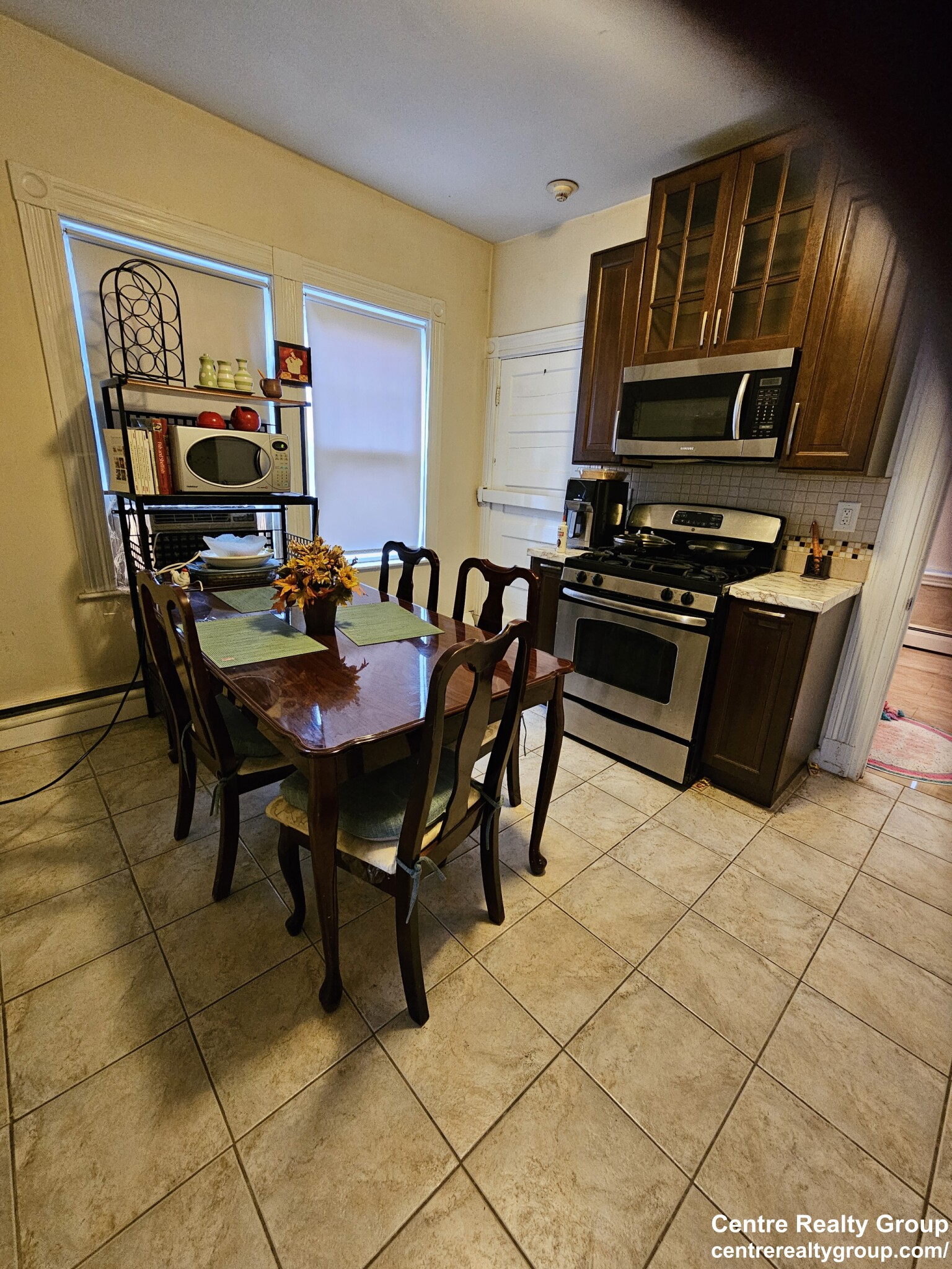 136 Middlesex Rd, Chestnut Hill